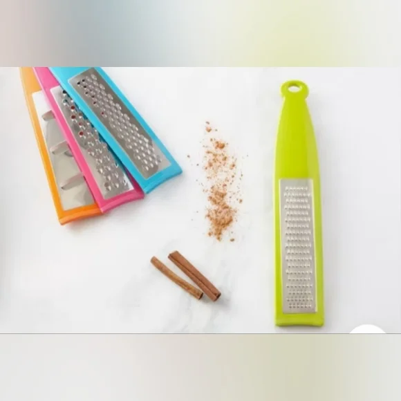 NWT Colorful Handheld Graters Set - Picture 3 of 3